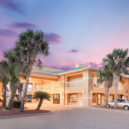 Super 8 By Wyndham Corpus Christi Hotel Екстериор снимка