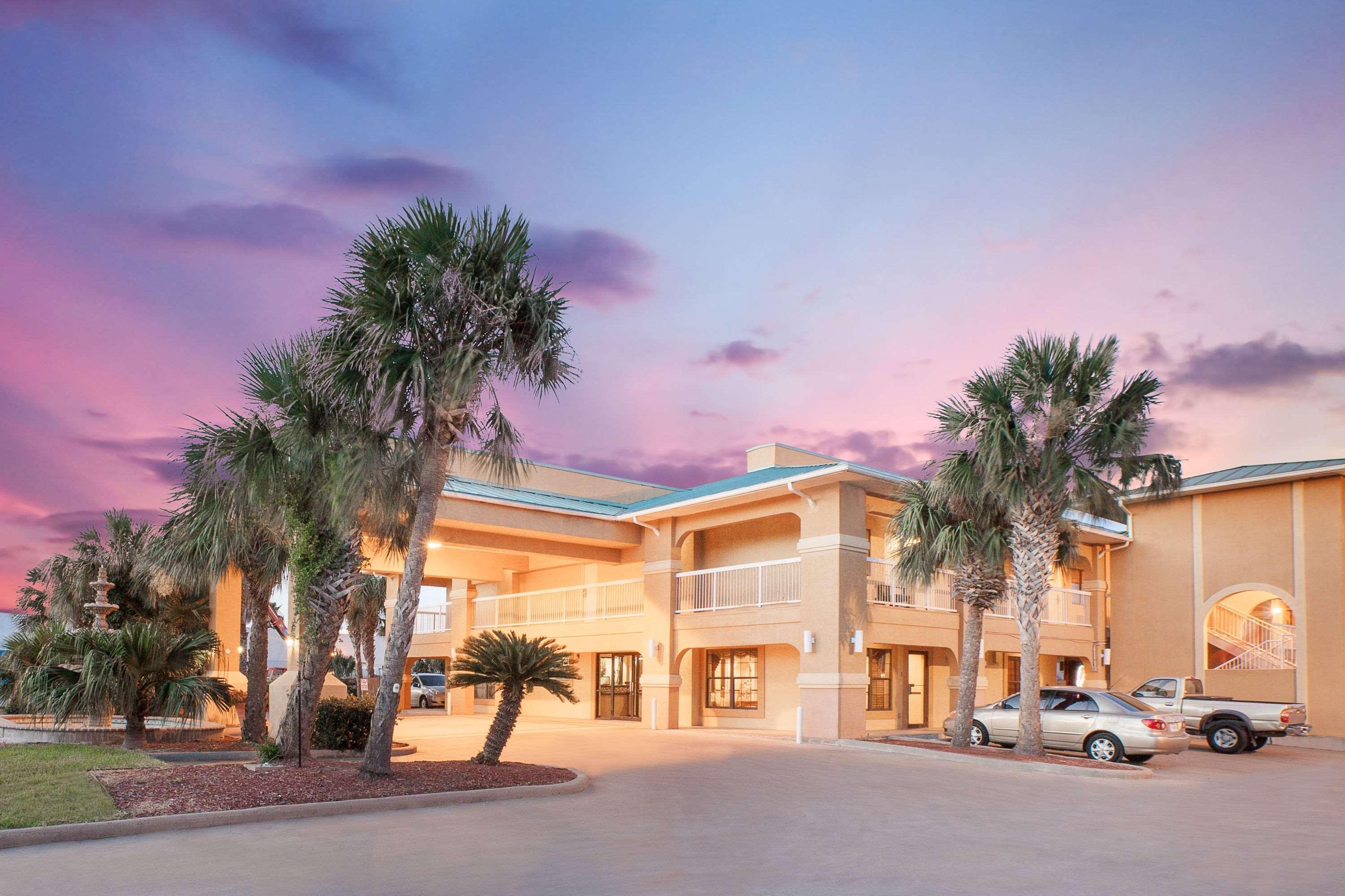 Super 8 By Wyndham Corpus Christi Hotel Екстериор снимка