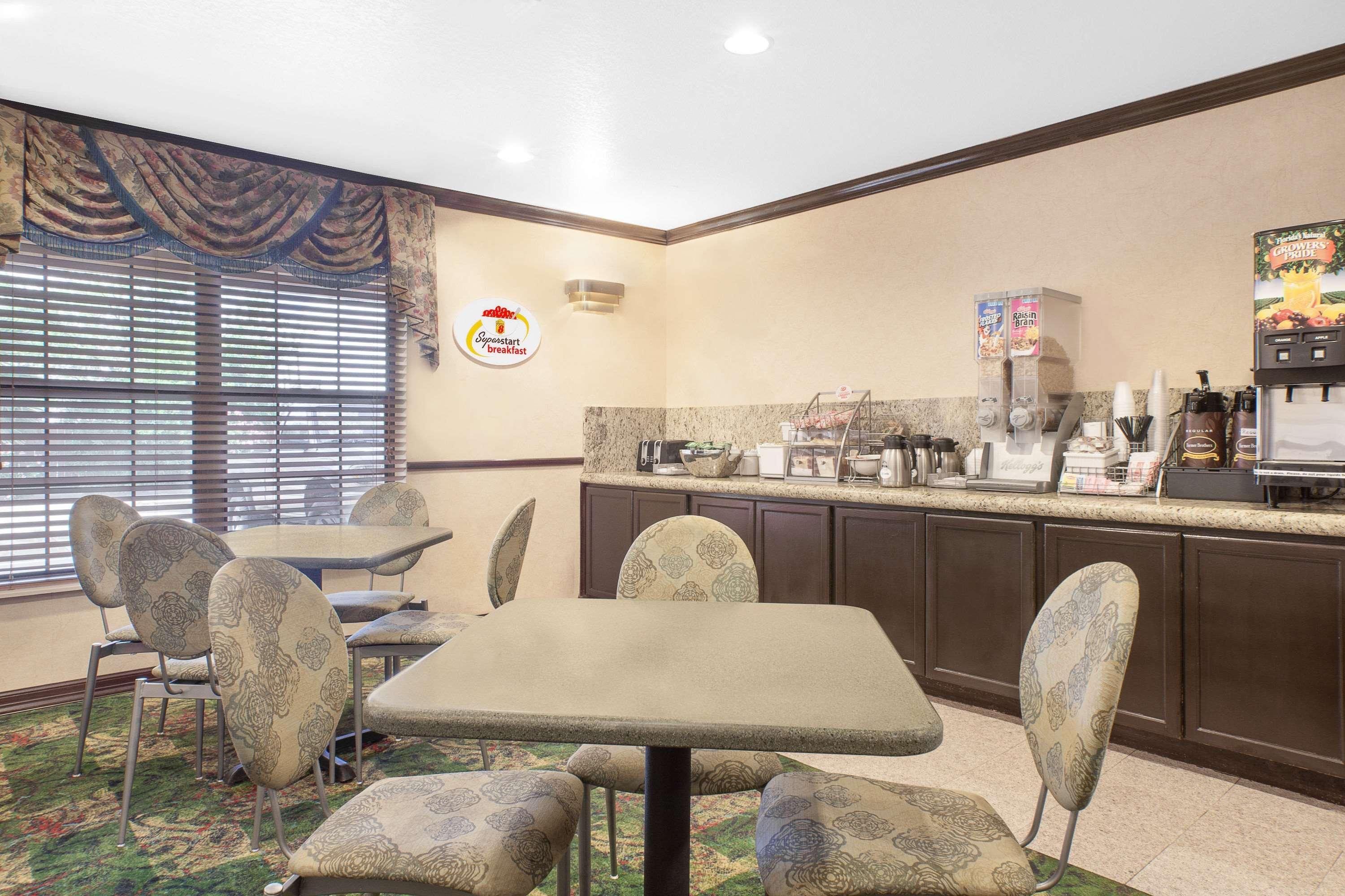 Super 8 By Wyndham Corpus Christi Hotel Екстериор снимка