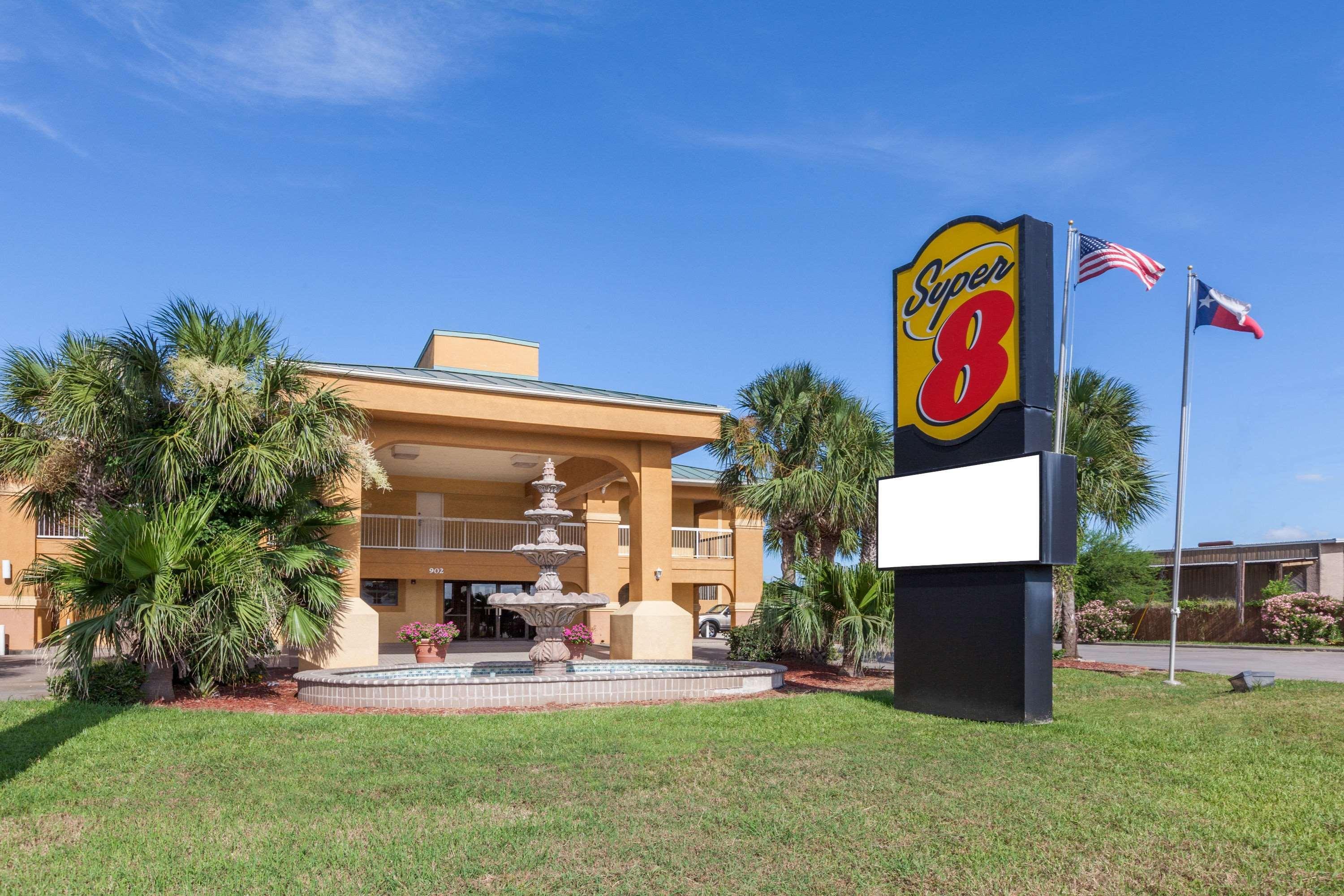 Super 8 By Wyndham Corpus Christi Hotel Екстериор снимка
